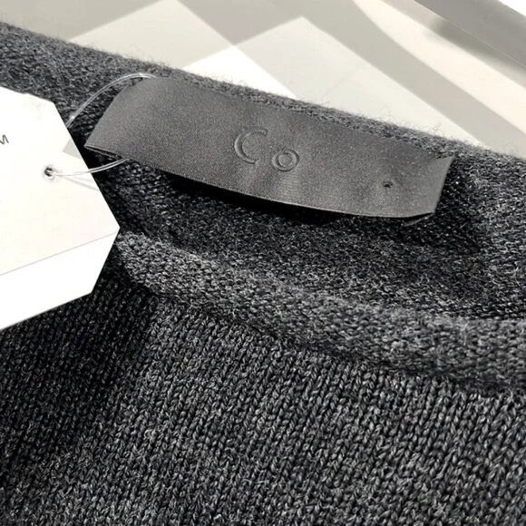 Co PF/15 Grey Cropped Bell-Sleeve Wool Pullover - Picture 6 of 7